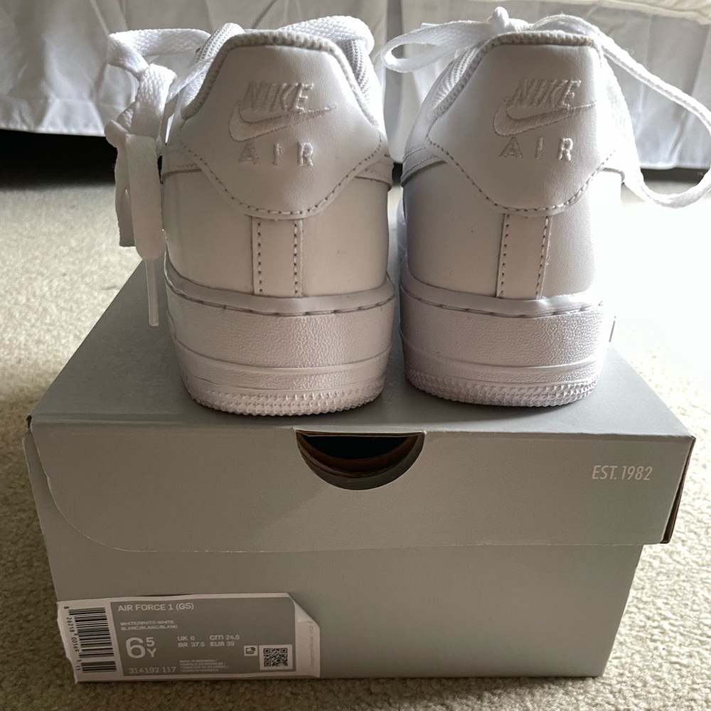 Air Force 1 youth 6.5 girls new